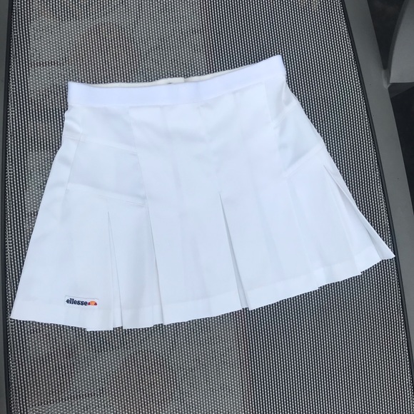 Ellesse Dresses & Skirts - Ellesse tennis skirt pleated